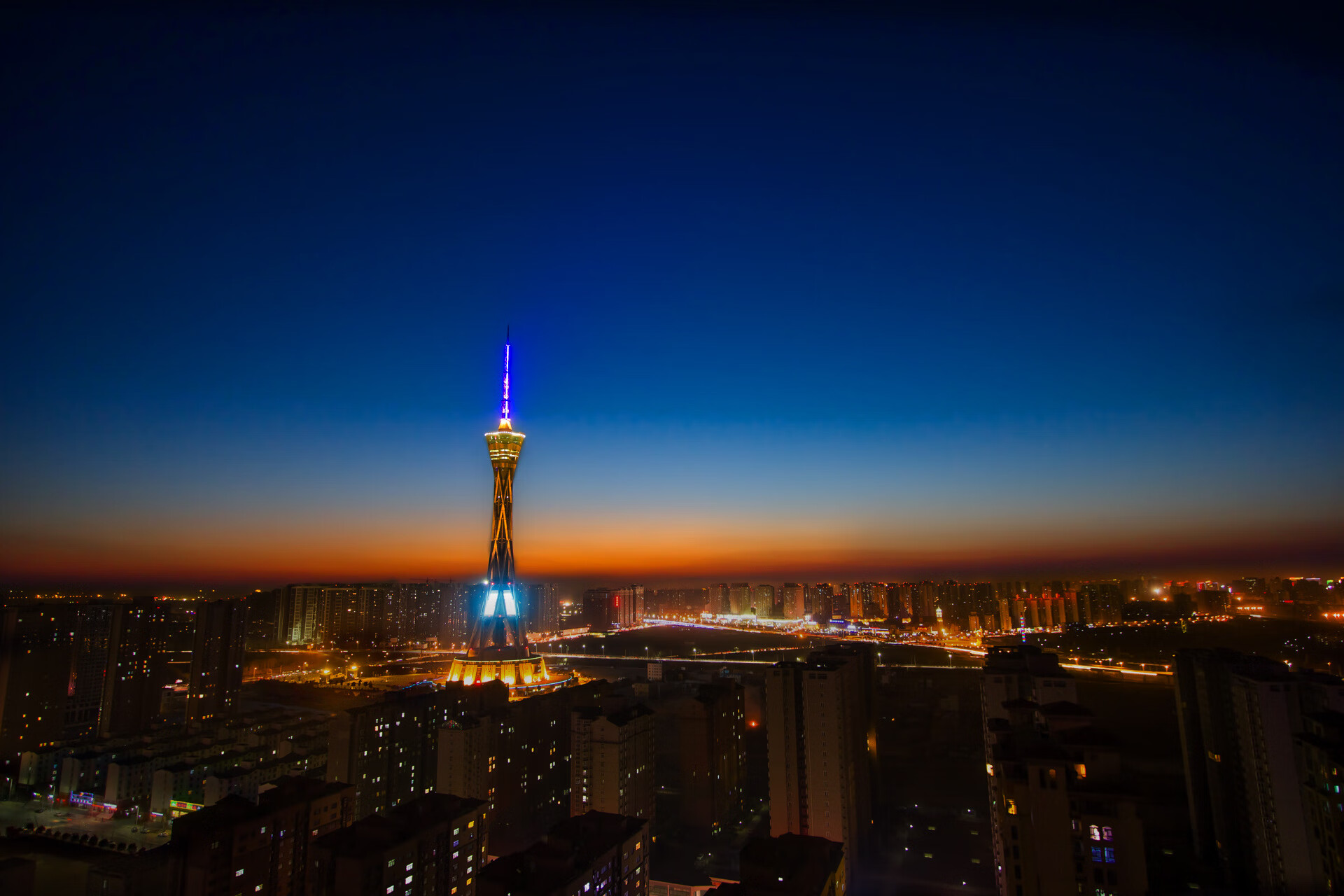 九游下载官网-法甲未来之星：新秀崭露头角引领大势，法甲潜力球员