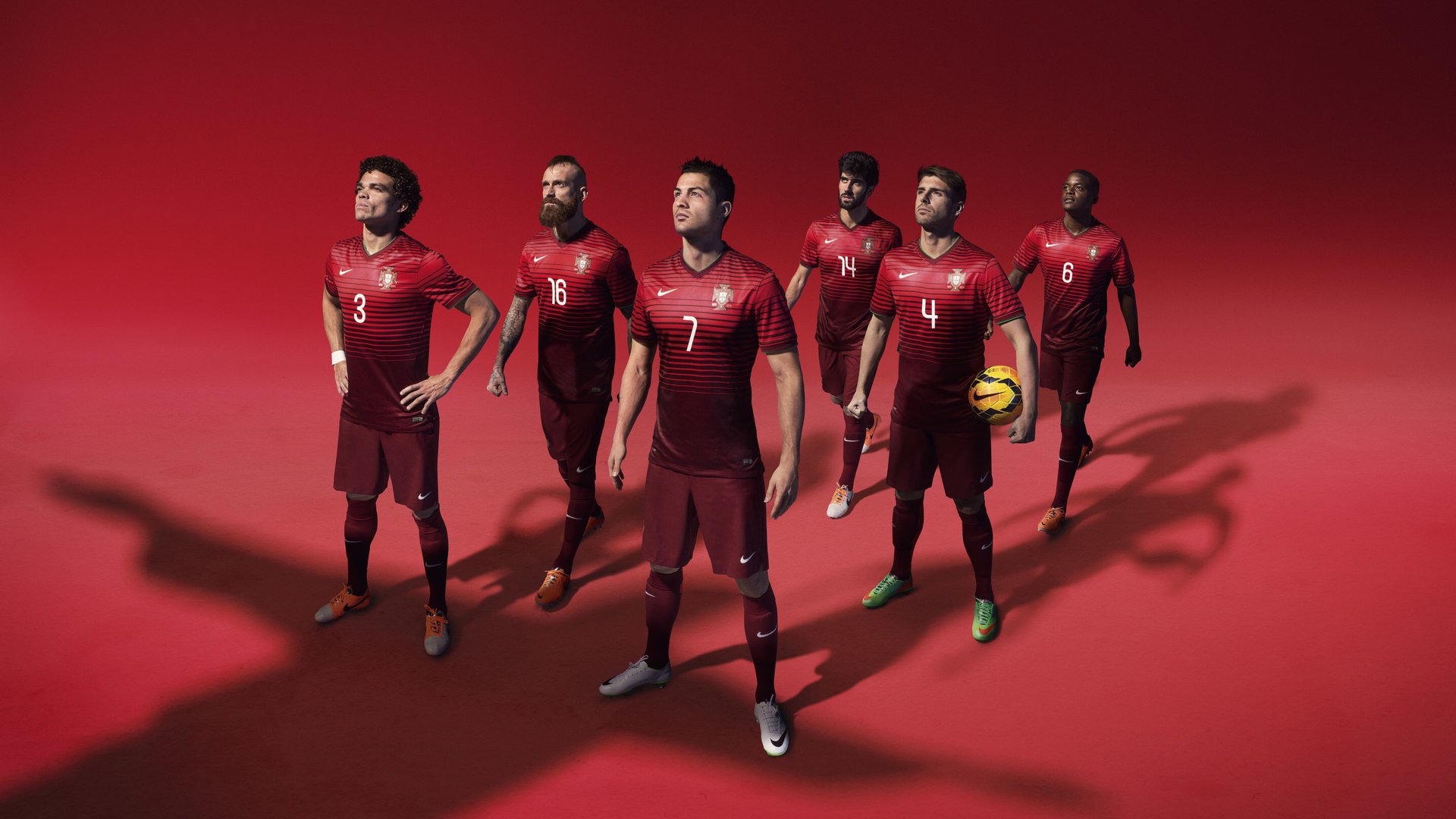 足球裁判机器人实验项目进入实战阶段，足球裁判实践